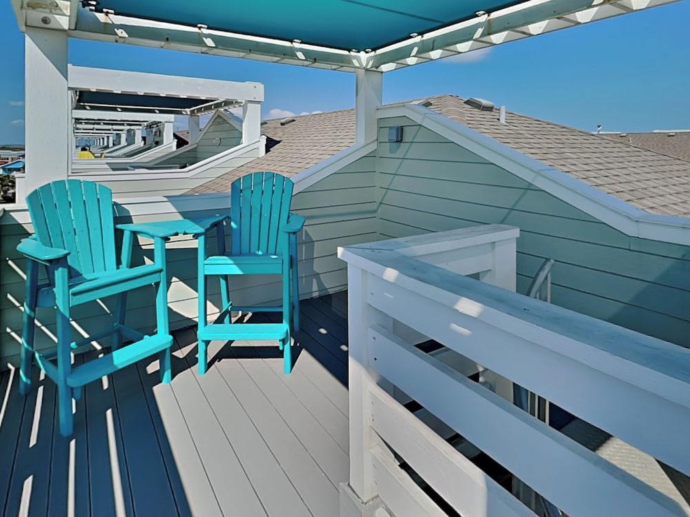 Port A's Flip Flops & Pop Tops by Silver Sands Vacation Rentals