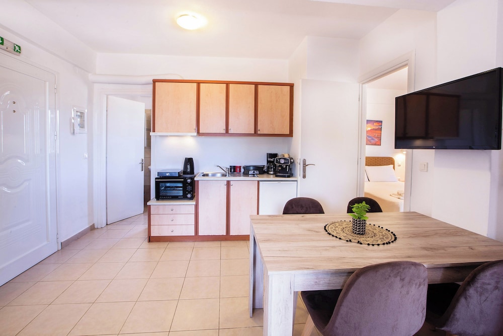 Romanos Beach Villas
