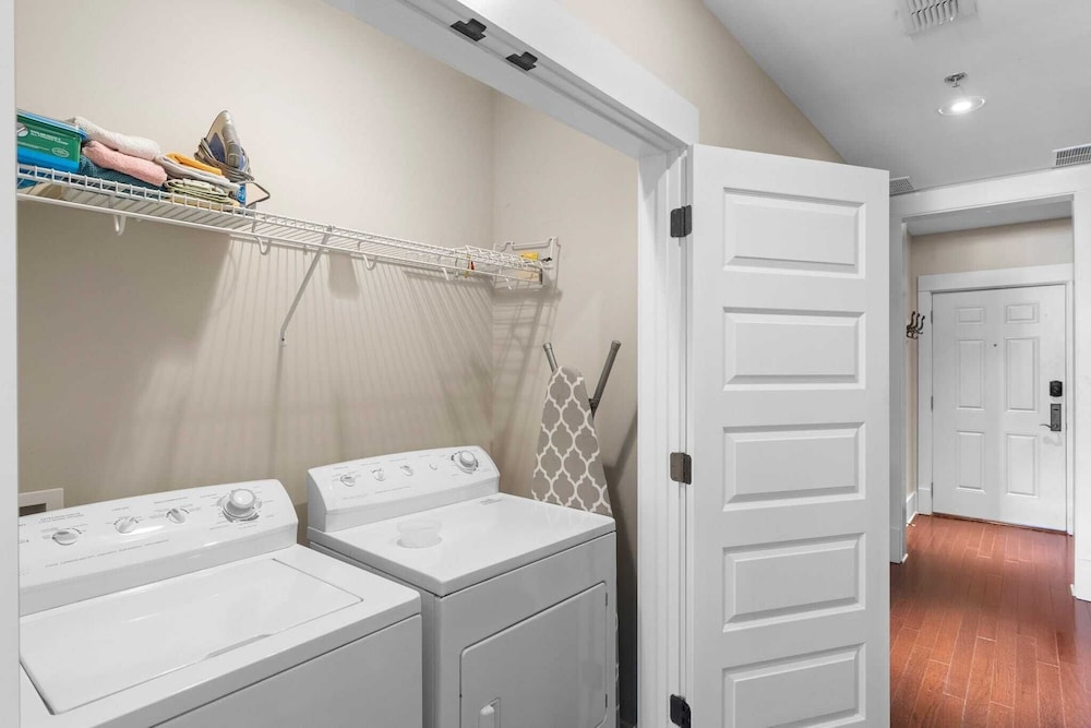 Salty Air & Blue Mountain Flair 3BR Condo w/ Pool, Balcony & Beach Access!