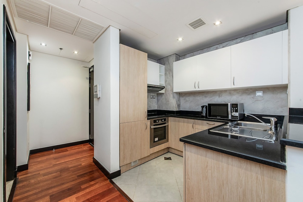 Exotic Apartments at Royal Amwaj