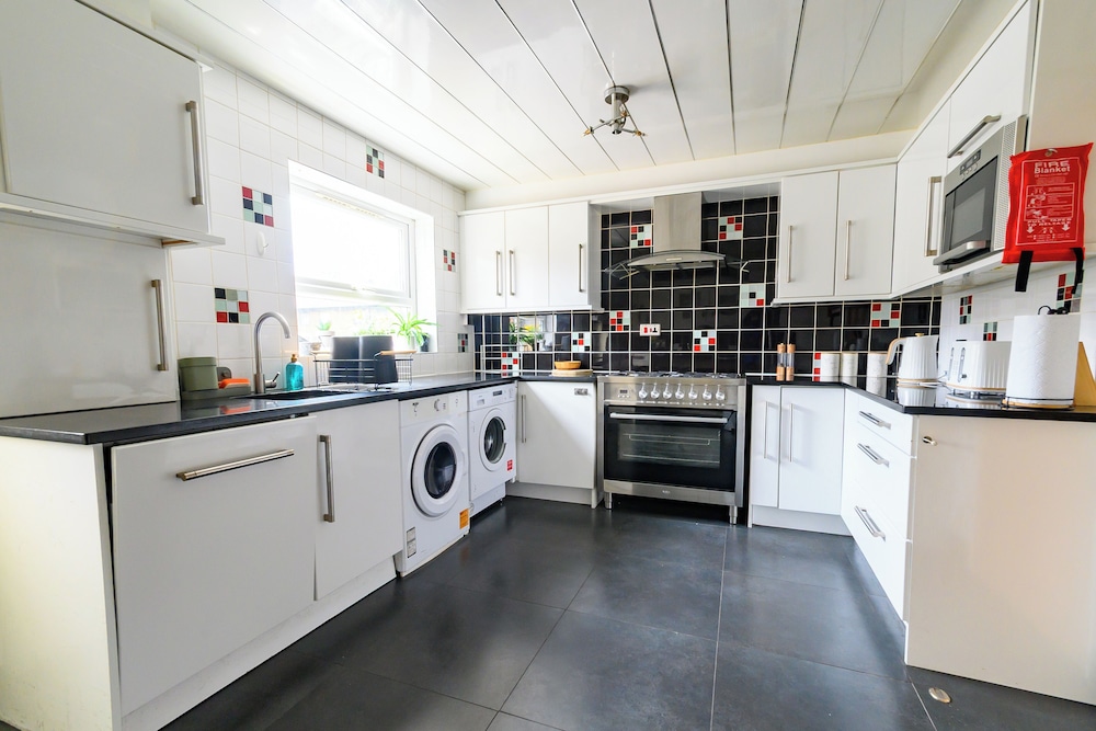 Relaxing 4BR Near City Centre