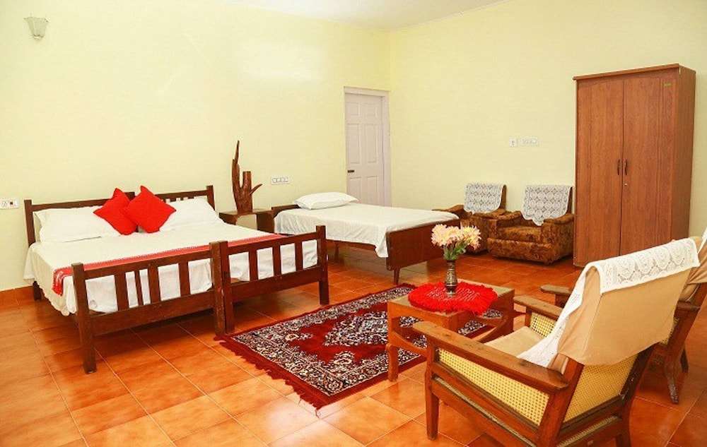 Deluxe Double Room In British Bungalow view 2
