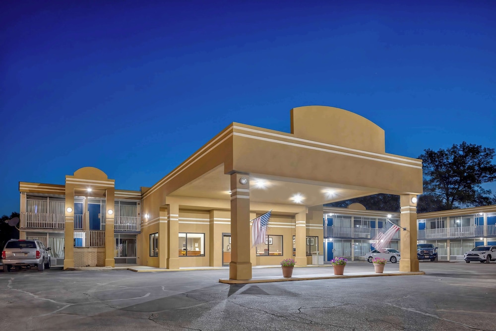 Motel 6 Effingham, IL