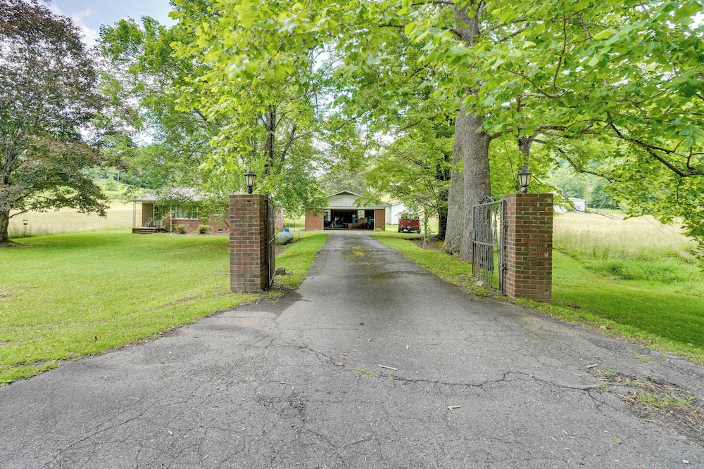 Robbinsville Retreat - Creekside Home w/ Deck!