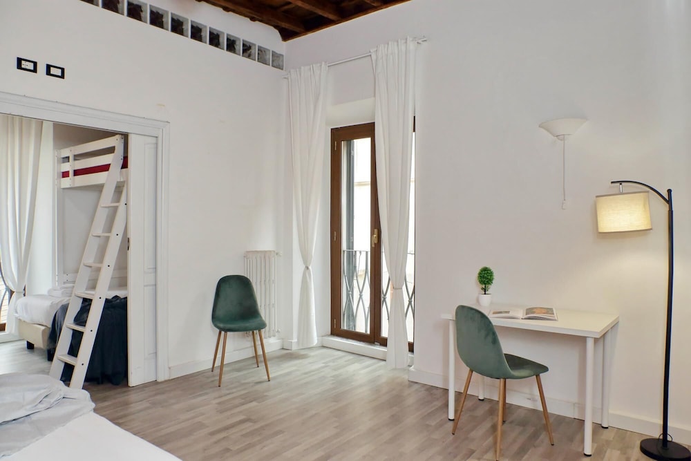 Luxury Navona Apartment