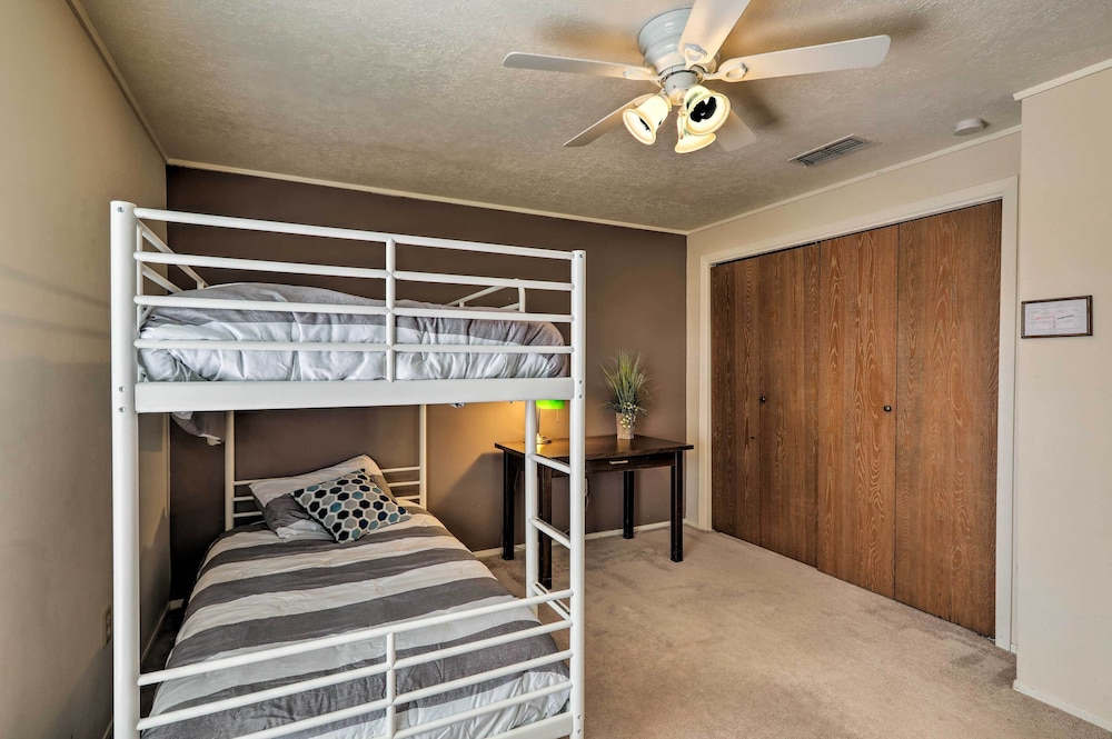 Page Vacations - Page Home w/ Deck  Yard: Walk to Rim View Trail - Property Image 5