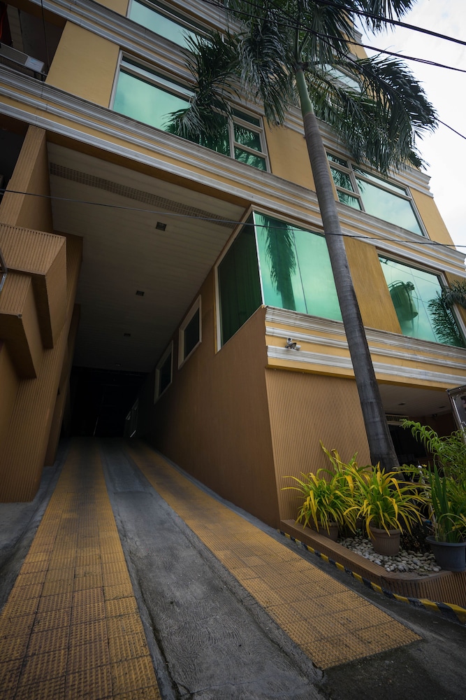 Fields Plaza Hotel, photo 17