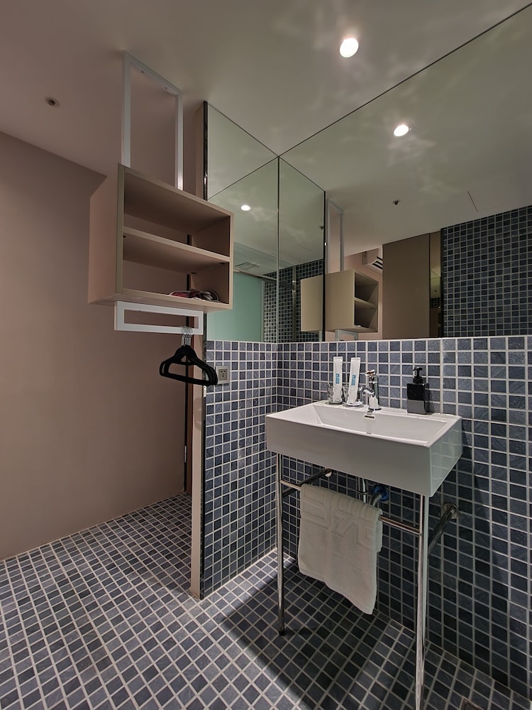 Fun Stay Inn Ximen