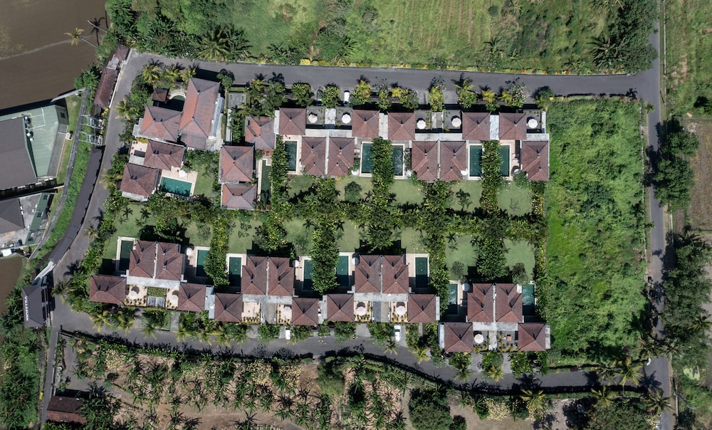 Desa Swan Villas & SPA
