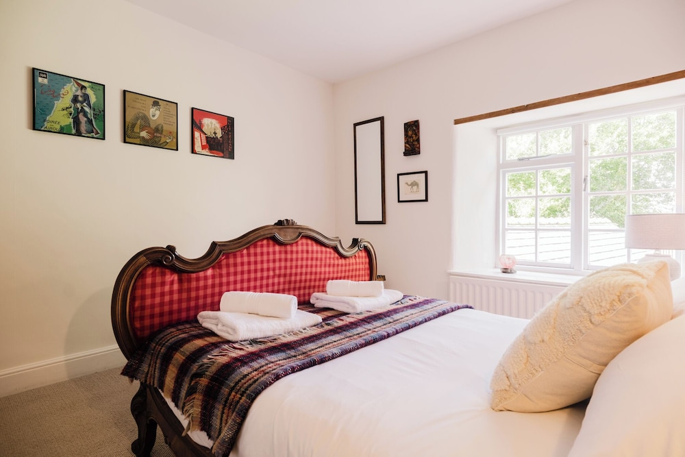 Historic 3 BD Cottage in the Cotswolds