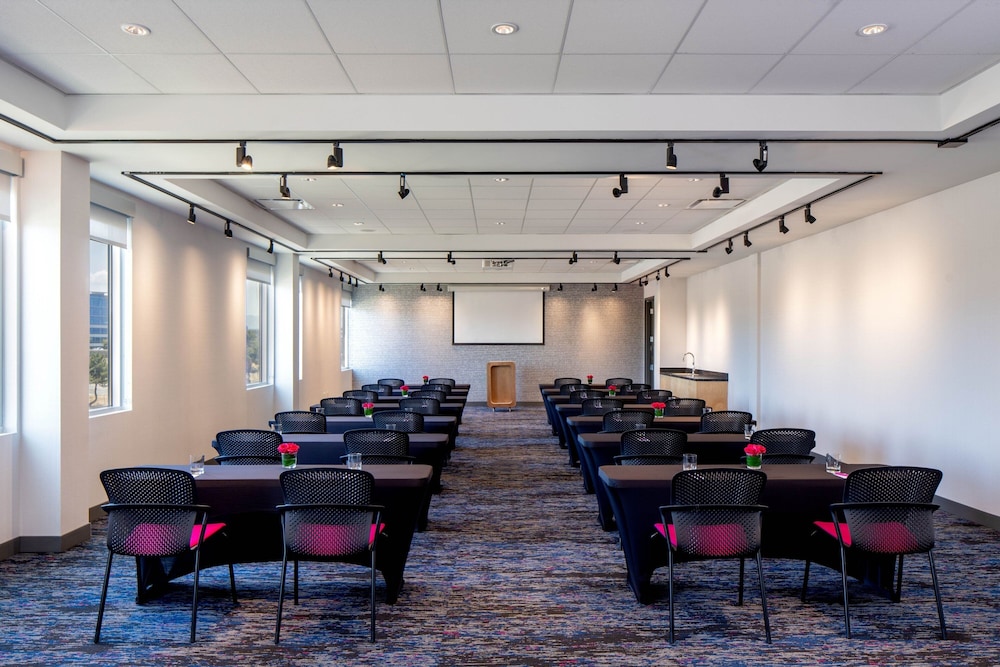 San Francisco Vacations - Aloft Santa Clara - Property Image 14