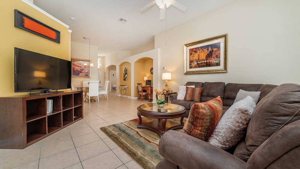 Windsor Palms Resort 4 Bedroom Pool+Spa Home 4 Home