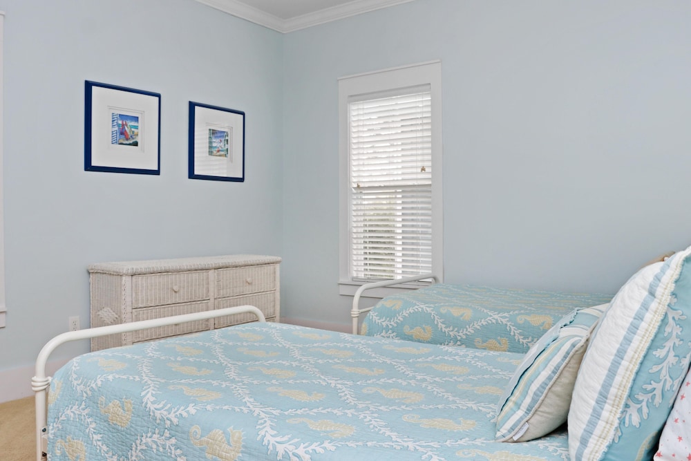 Barefoot Cottage B49 - Seabbatical