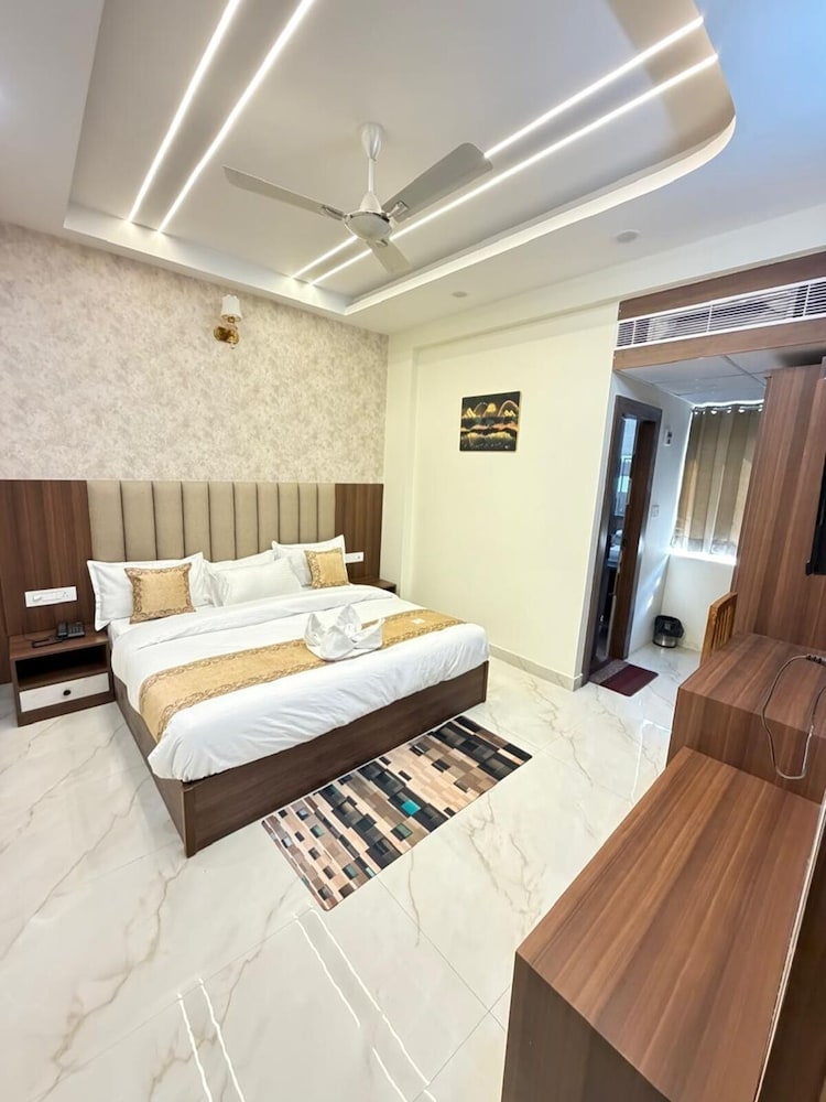 Hotel RK Residency