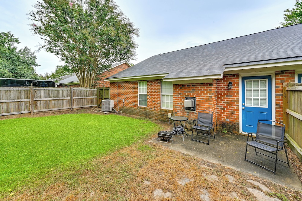 1 Mi to ECU Hospital: Greenville Home w/ Yard!