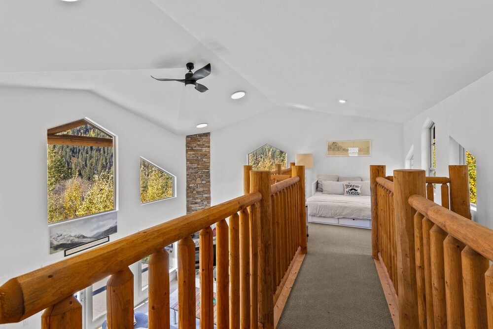 West Pine Lodge 3 Bedroom Home