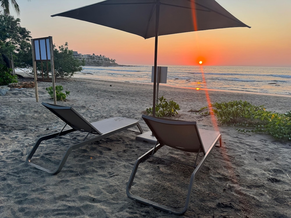 Luxury Oceanfront At Majahua