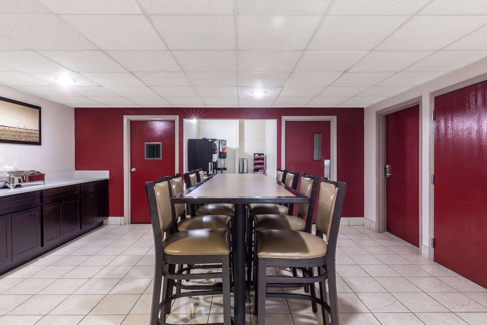 Red Lion Inn  Suites Pontoon Beach - Property Image 12