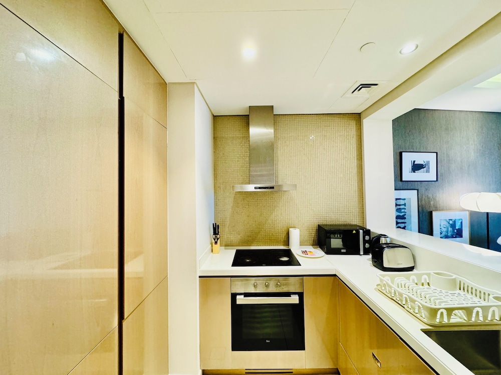 Venduras Cozy 1BR at Damac Tower