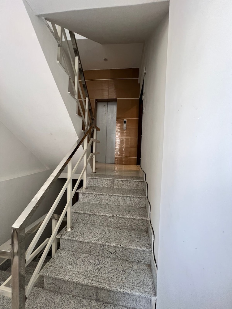 Prestige Comfort Apartments Separate Lounge With Newly Bath With Reception
