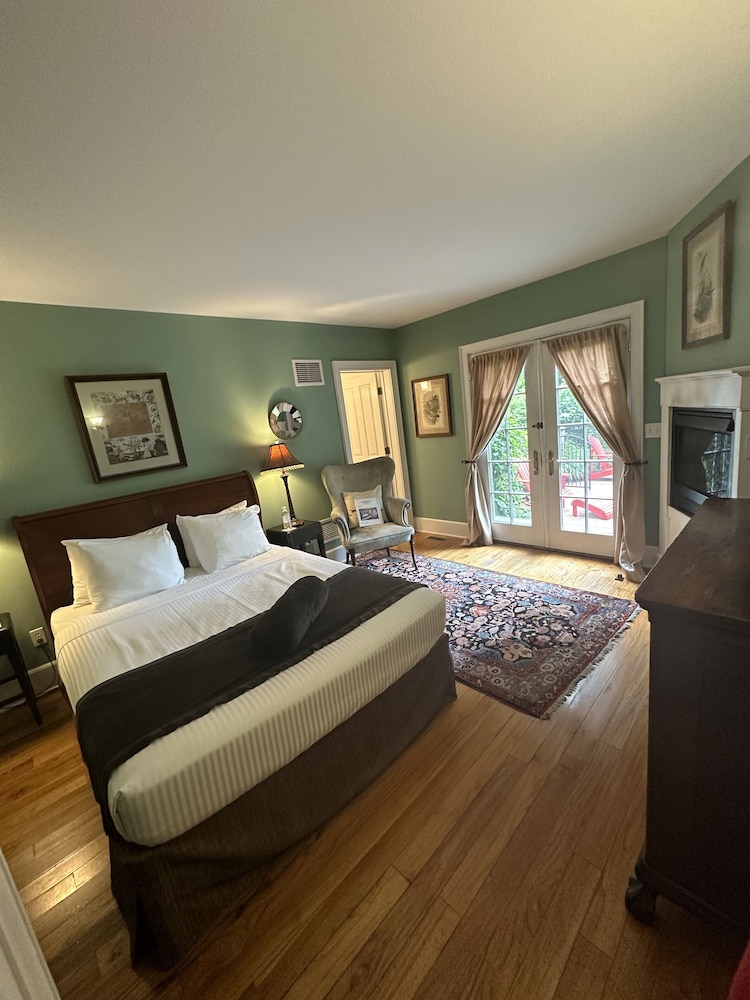 Buttermilk Falls Inn - Property Image 32
