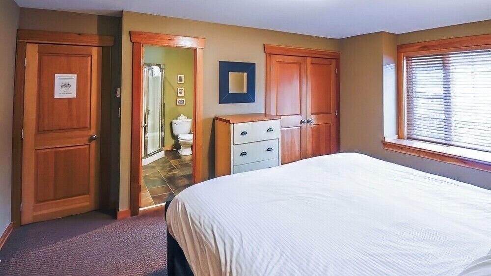 Fernie Vacations - Pinnacle Ridge Chalets by Fernie Lodging - Property Image 11