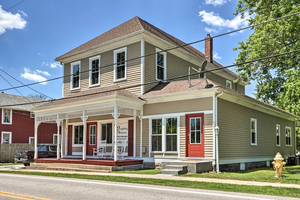 'the Ruebling House' Historic Defiance Apartment! view 4