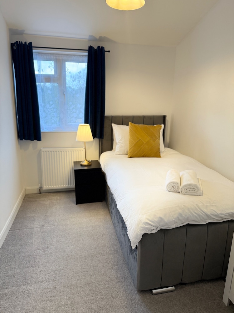 Harlow Cozy 3-bed House Retreat