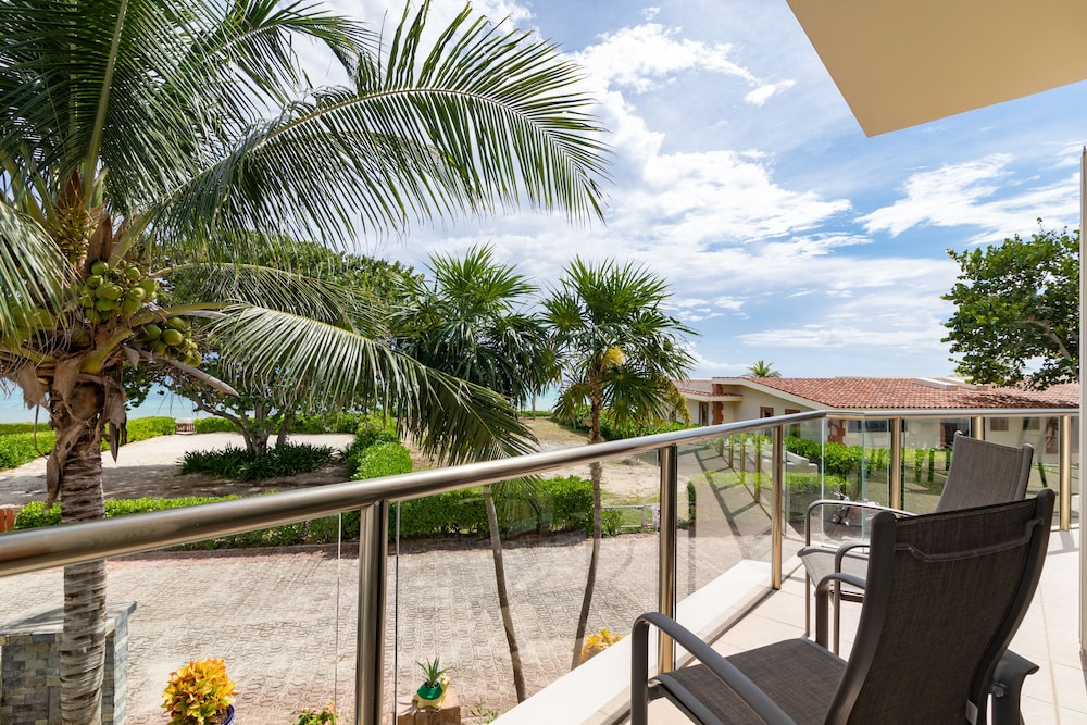 Beachfront Homes by Playa Paradise