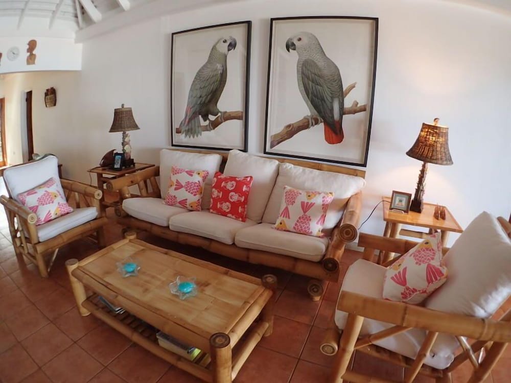 Tumac Villa, 4BR by Jamaican Treasures