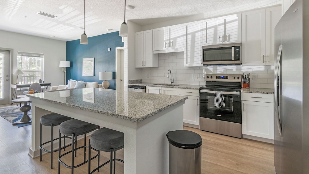 Landing Apartments Rolling Hills