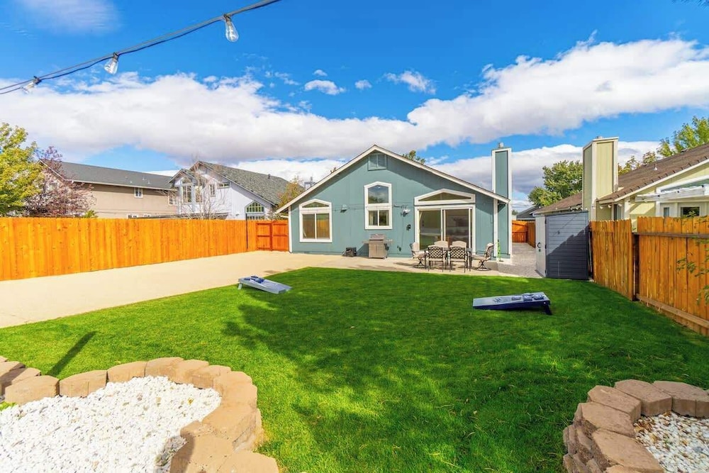 Modern Western Retreat Pet-friendly 4bed/2bath