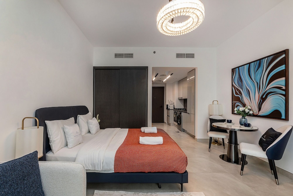 Modern Studio at Paragon