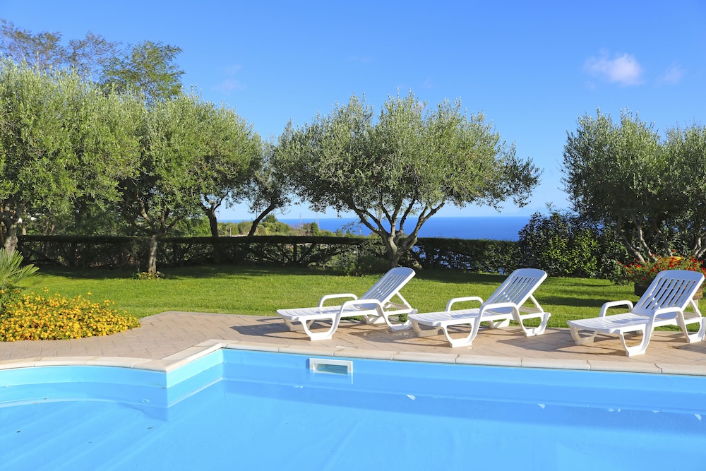 Villa Garden