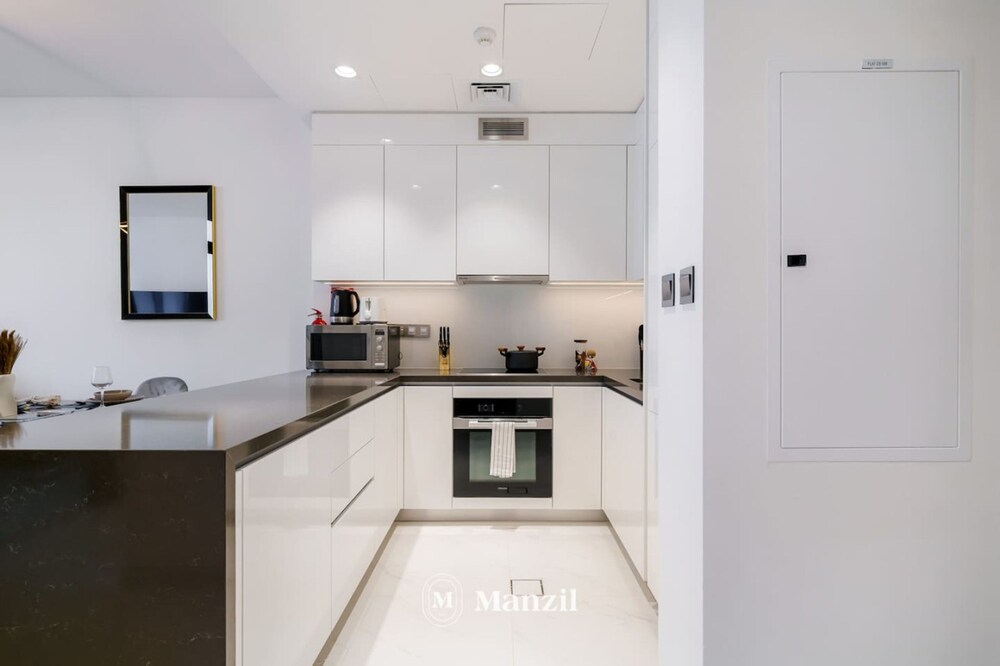 Manzil - 1BR District One Waterfront Living