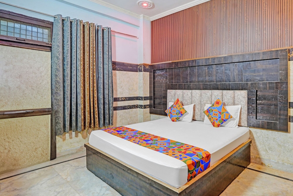 Fabhotel Radha Palace