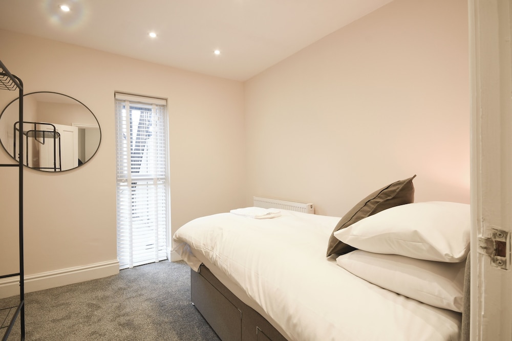 Boughton House Apartments by Guestz