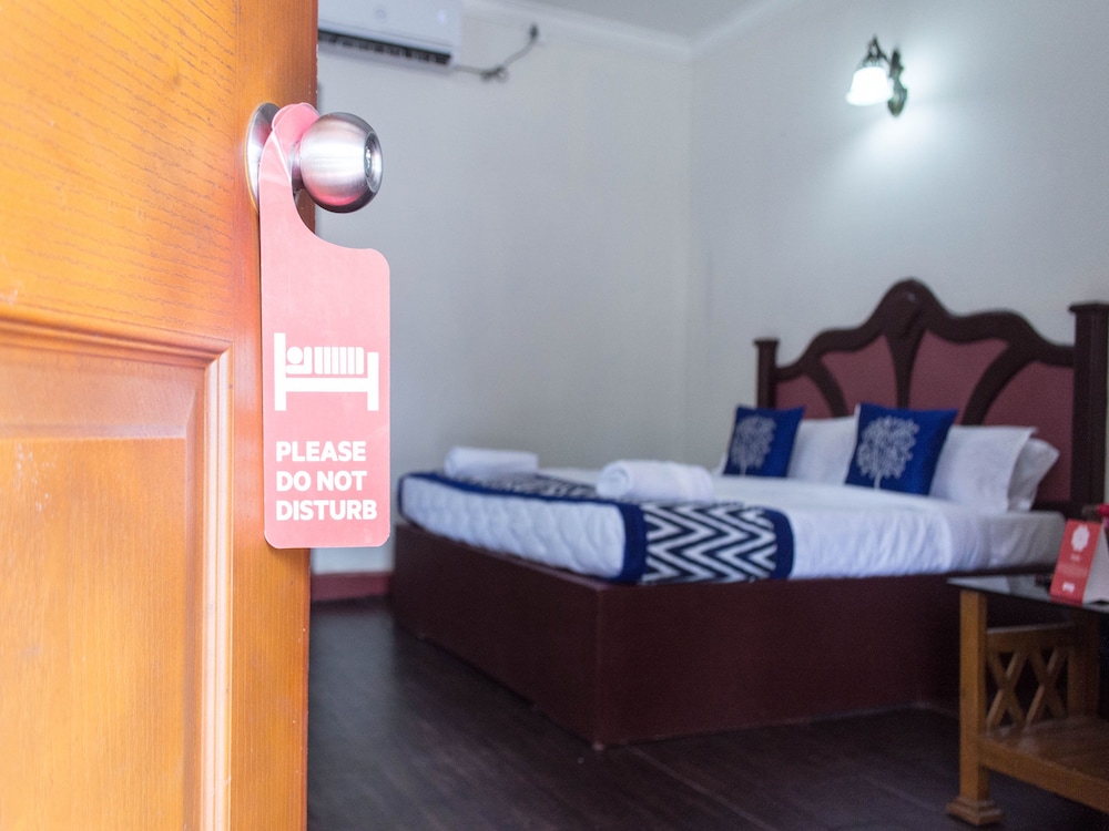 OYO 5237 Island Lake Resort