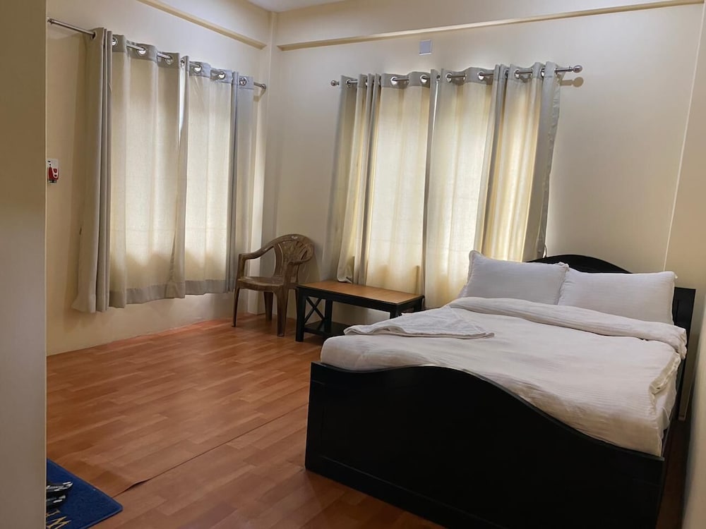 Jay shambhoo pumdikot lodge & restaurant view 2