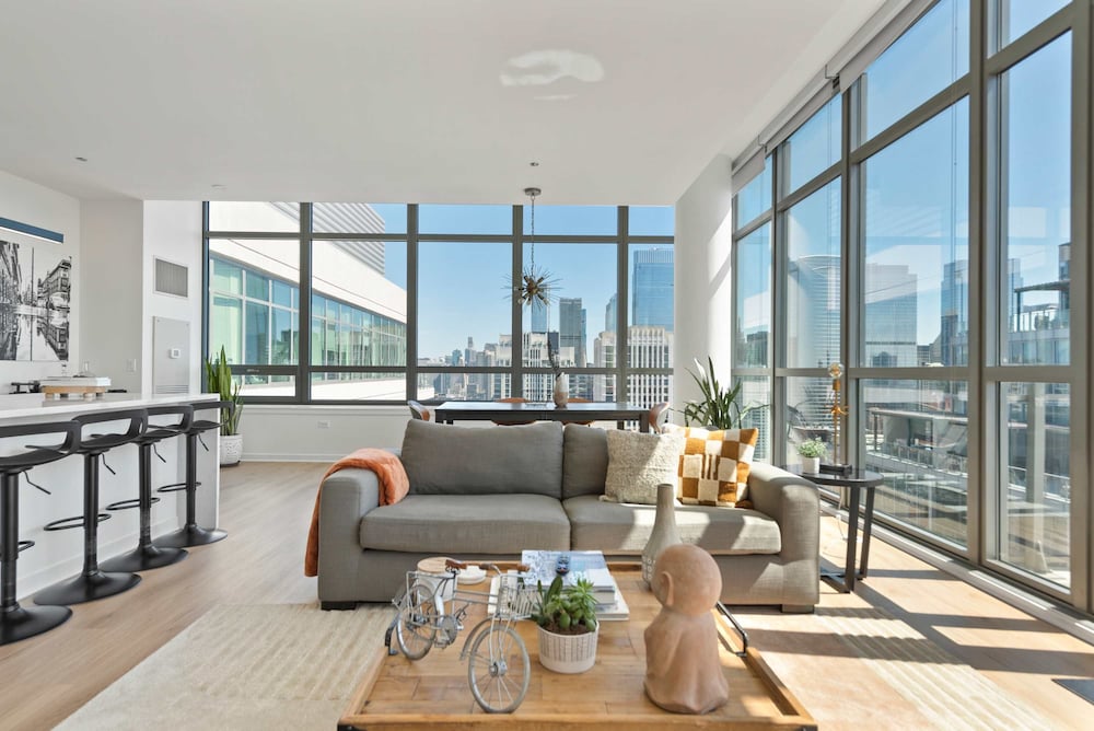 Group Stay 3 Penthouses in the Same Building