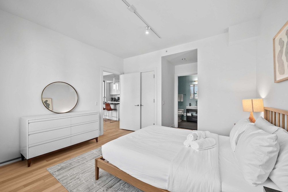Forte Select Xxii by Rove 2BR Midtown West Apt