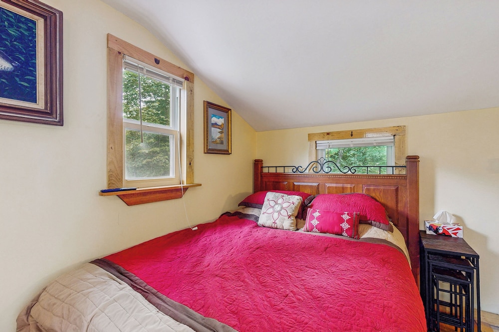 1 BR Tiny House, Window AC, Bbq, Fire Pit, W & D