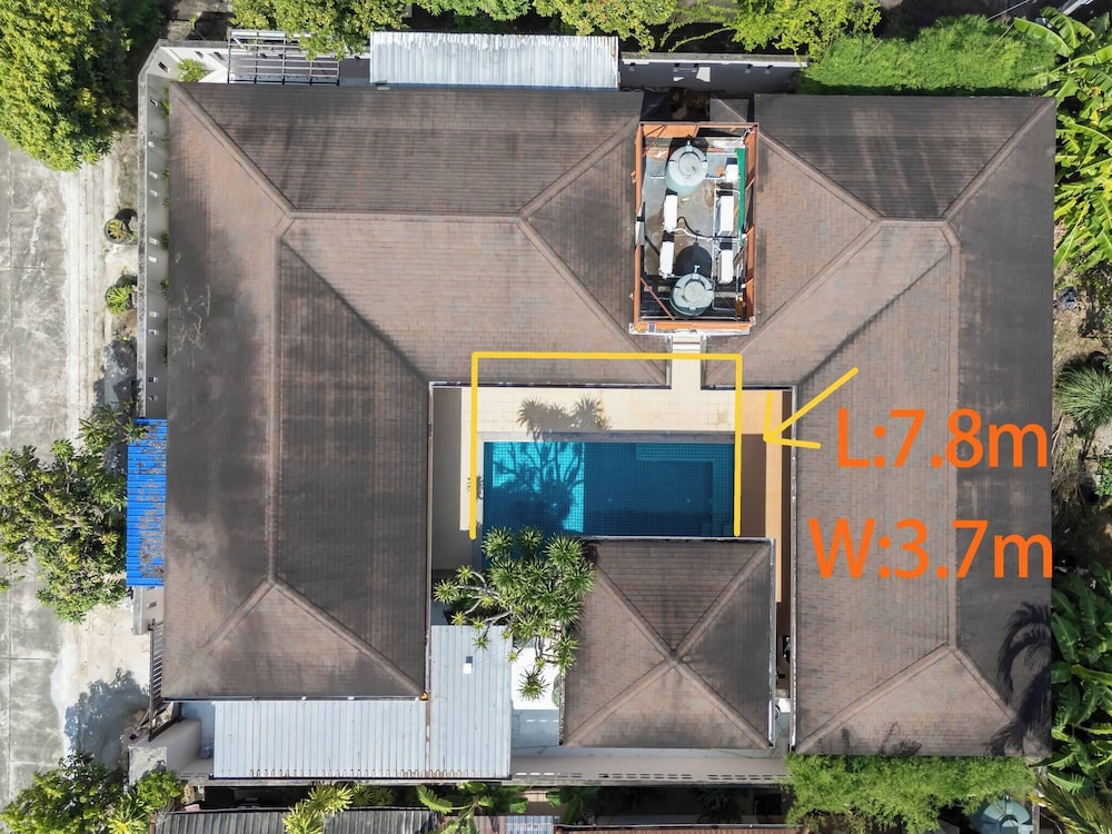 Spacious Private 4 BR Villa With a Working Office