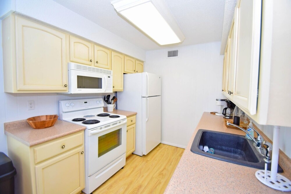 Aronimink 1b 2 Bedroom Condo