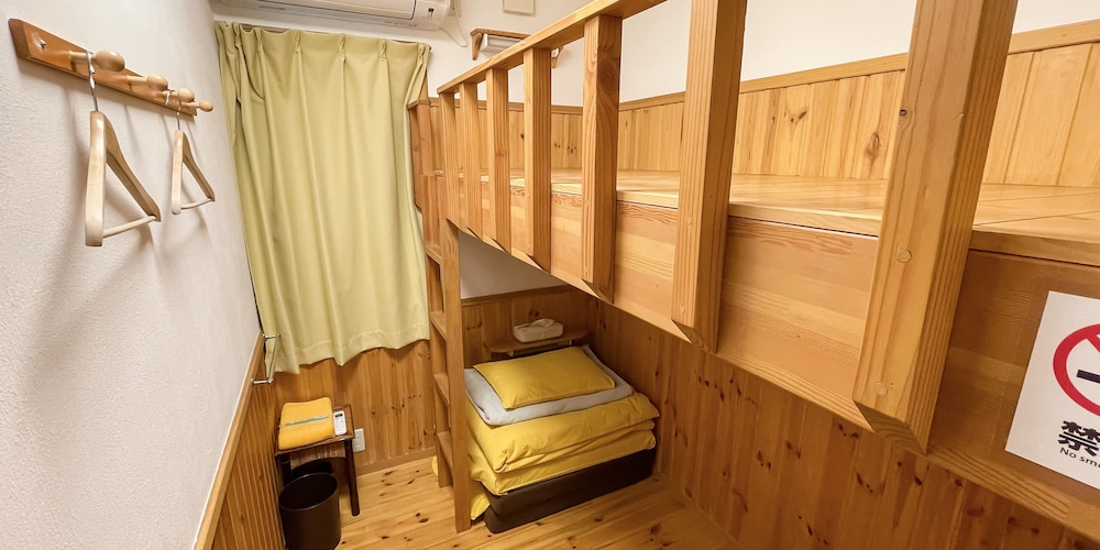 Lodge Orange Cabin