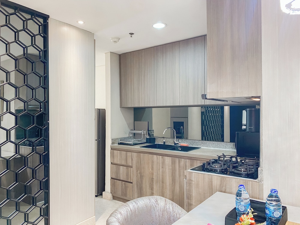 Spacious And Modern 3Br Ciputra World 2 Apartment