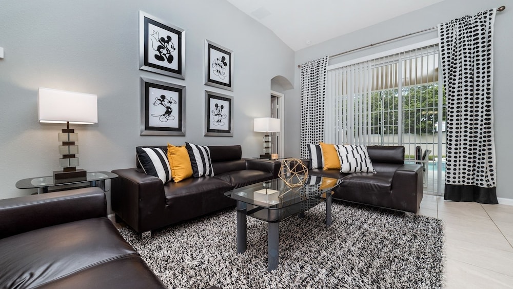 Windsor Palms Resort 4 Bedroom Home with Game Room 4 Home