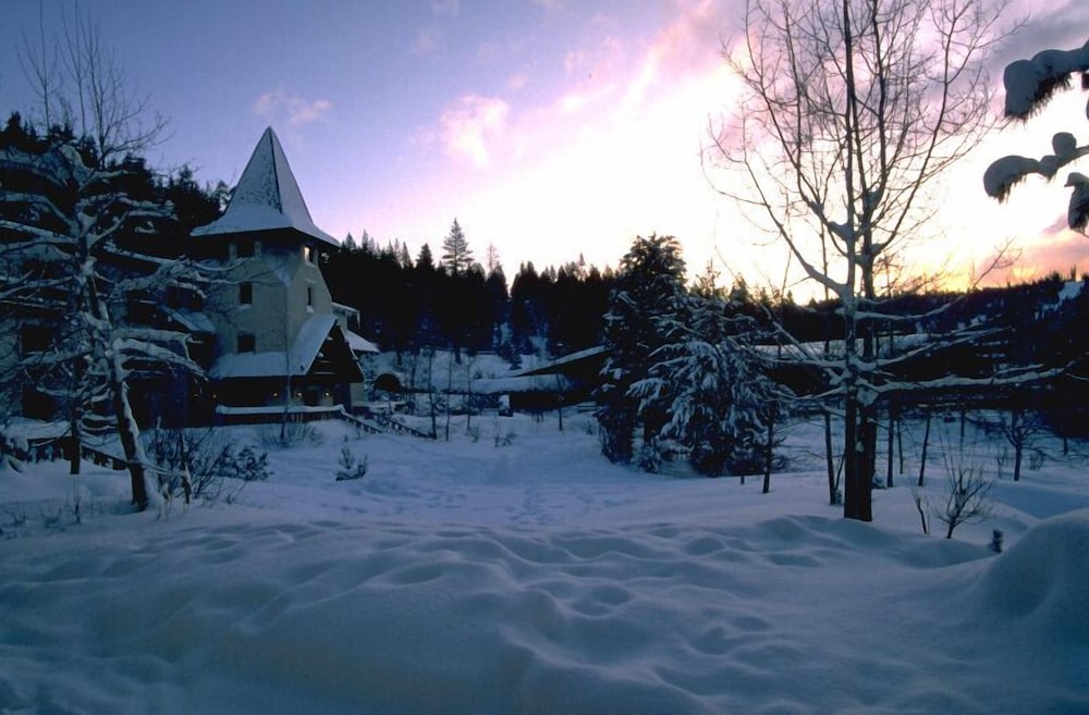 GetAways at Olympic Village Inn