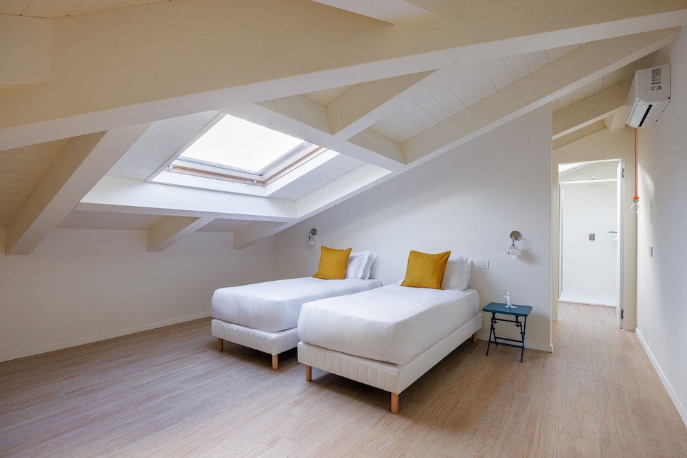 Napoli White Apartment by Wonderful Italy