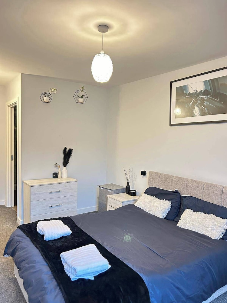2br-sleeps4-citycentre-parking-rooftop